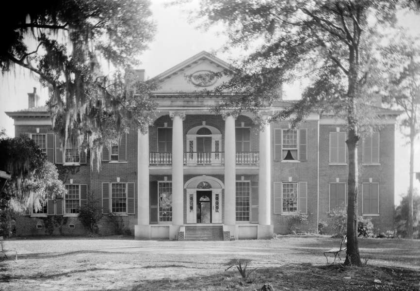 Auburn, front view, circa 1933. Home of Stephen Duncan. Natchez, Mississippi. 