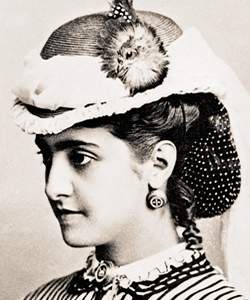 Adelina Patti, Brady image, detail